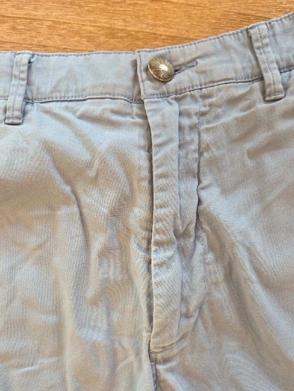 Faherty Men's Flat Front 7 Inch Inseam Light Blue Cotton Blend Shorts (32)